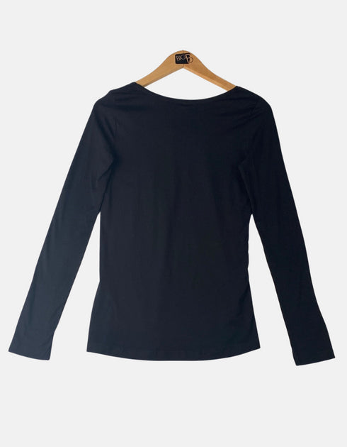 Basic Black Long-Sleeve Scoop Neck Tee